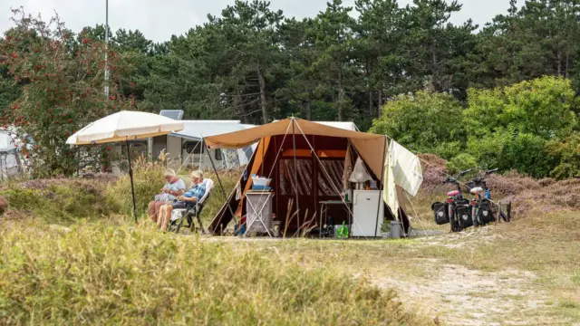 Campingplaats voor een eigen tent op Loodmansduin VVV Texel