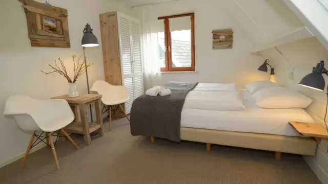 Slaapkamer Hotel De Waal VVV Texel