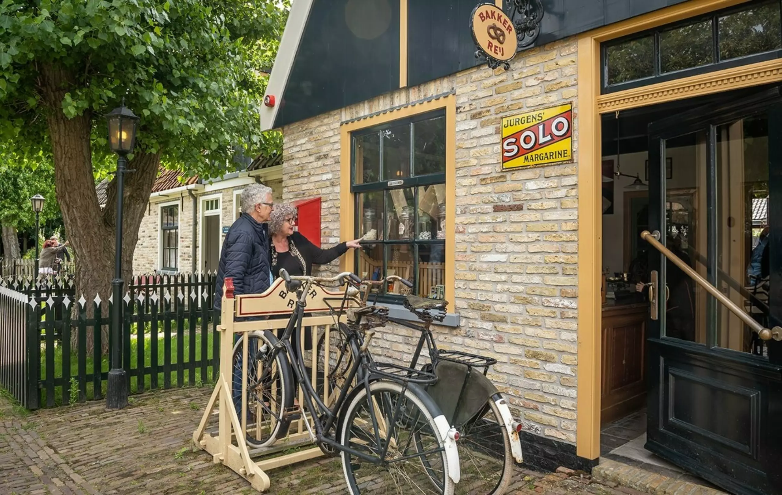 Binnen kijken in oude Texelse huisjes bij Museum Kaap Skil