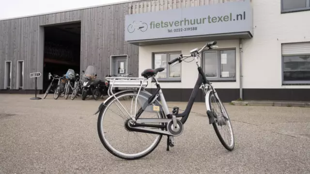 Fiets voor fietsverhuur fotograaf Liselotte Schoo VVV Texel