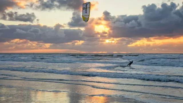 Kitesurfen op de Noordzee