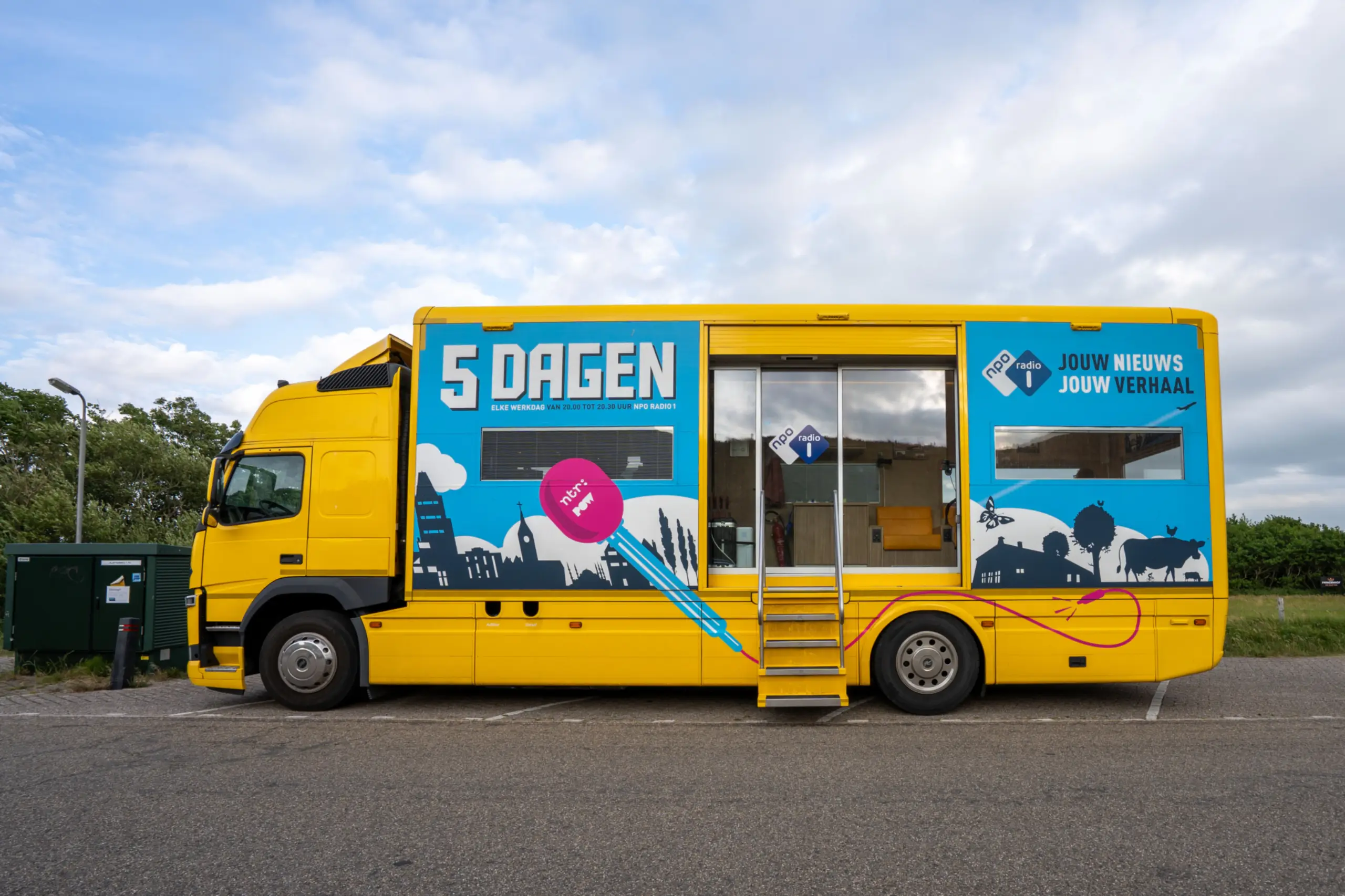 De 5 Dagen-bus bij De Slufter