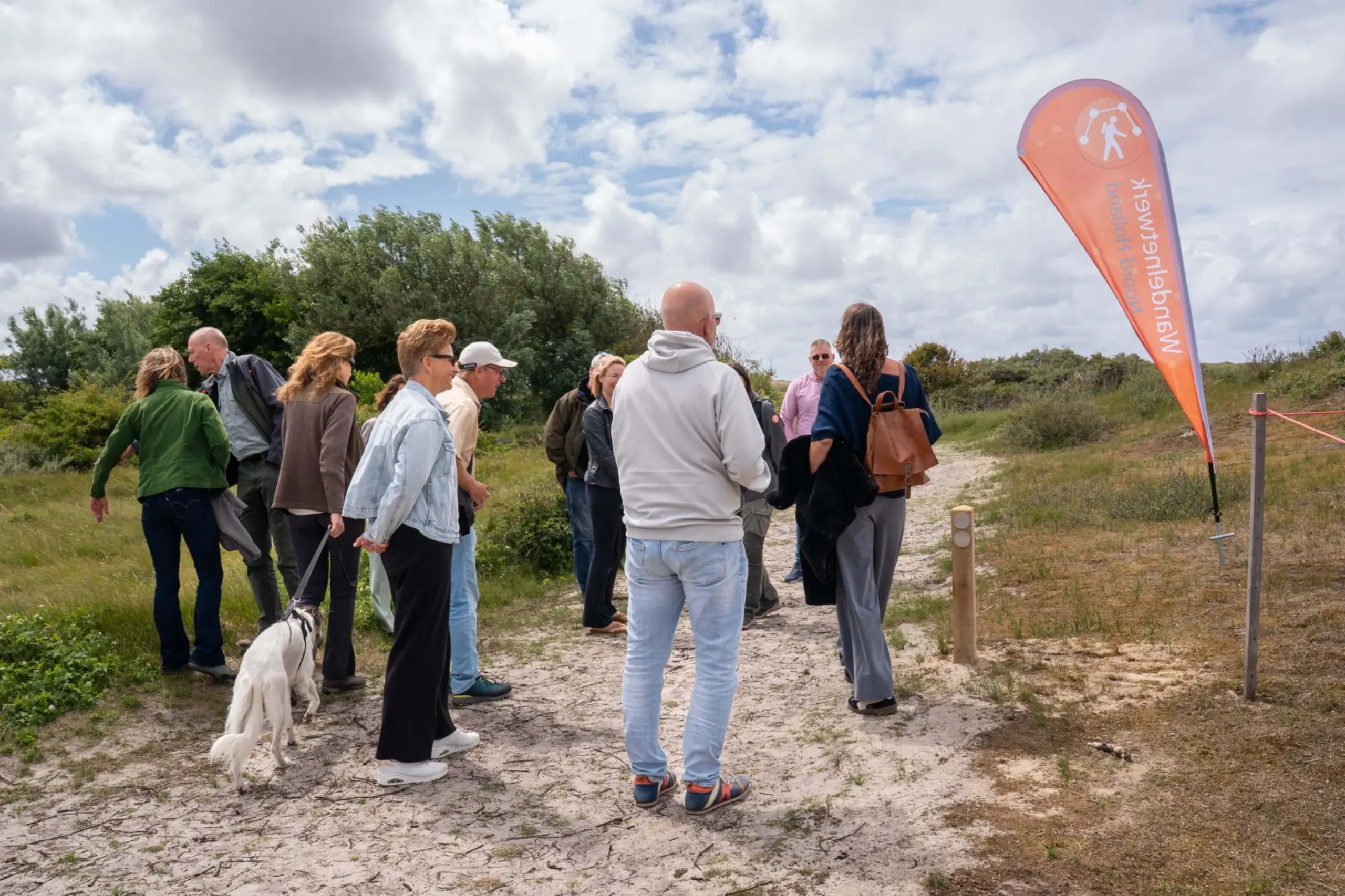 De verschillende partijen op locatie