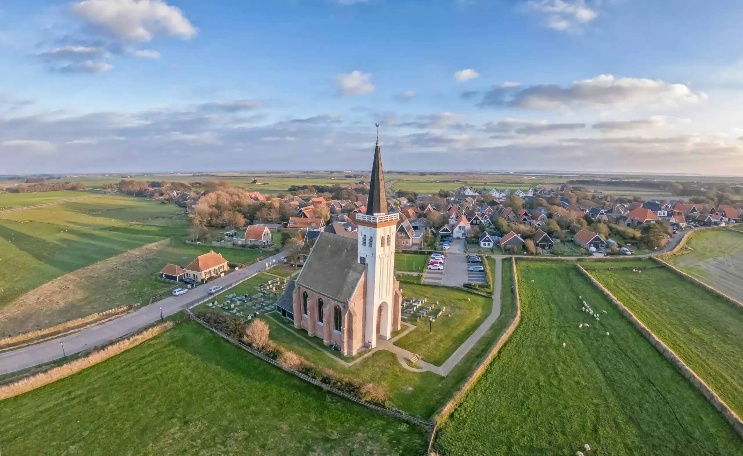Luftbild Kirche Den Hoorn