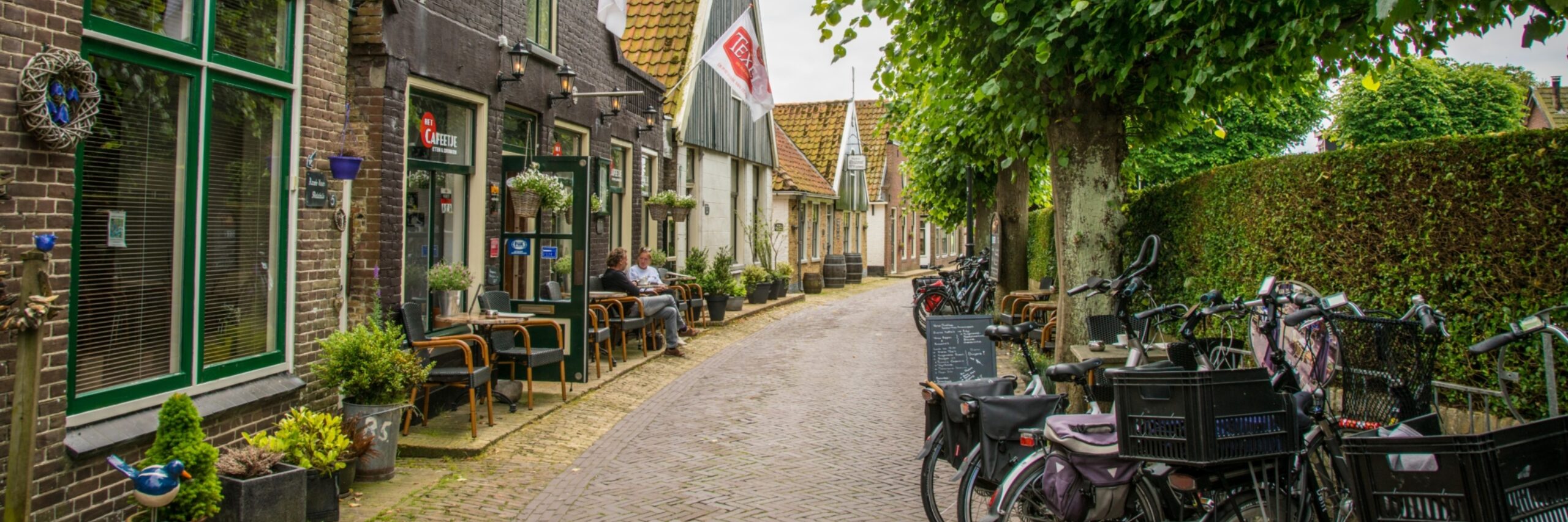 Straat in Oosterend VVV Texel fotograaf Lotte Klous