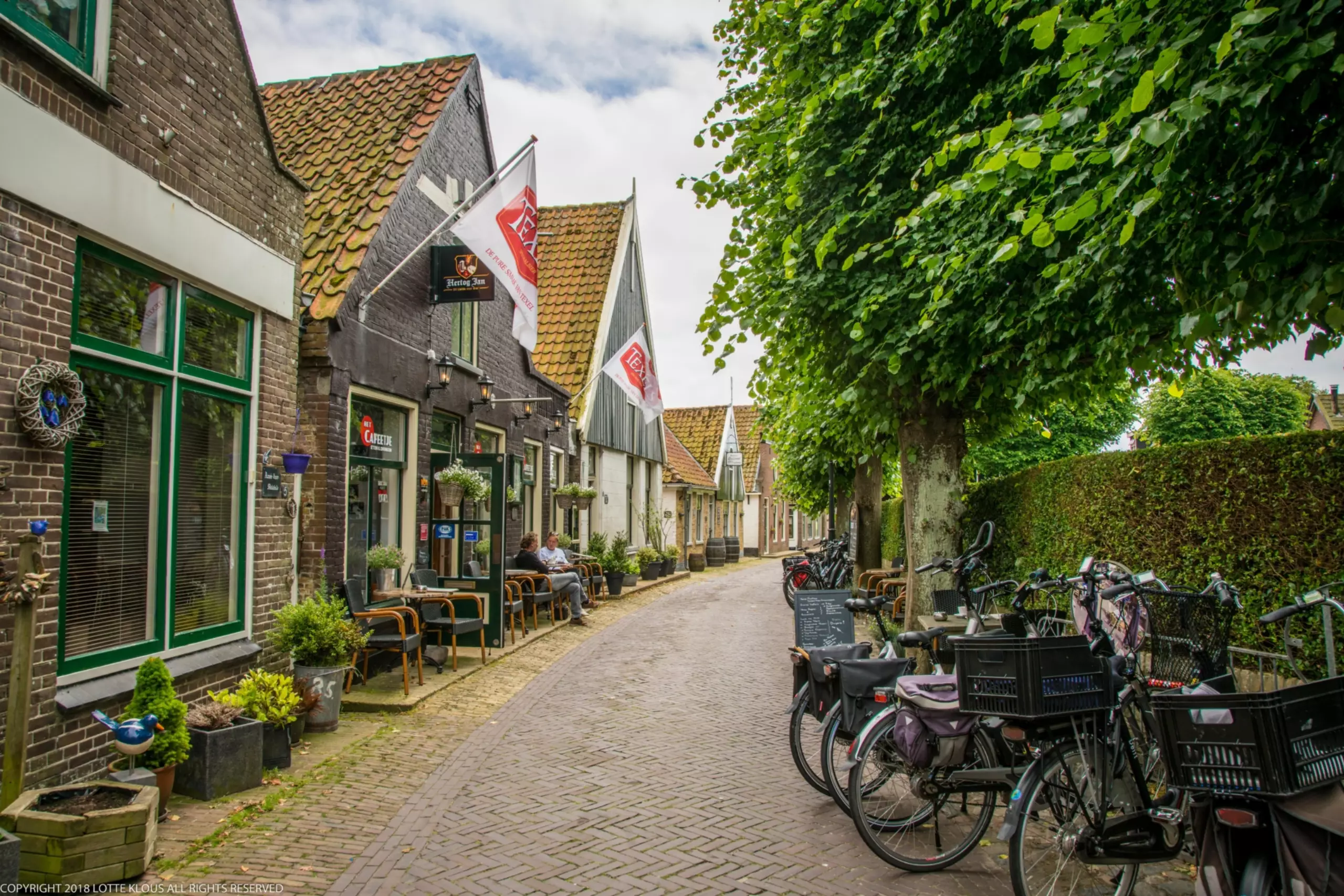 Straat in Oosterend VVV Texel fotograaf Lotte Klous