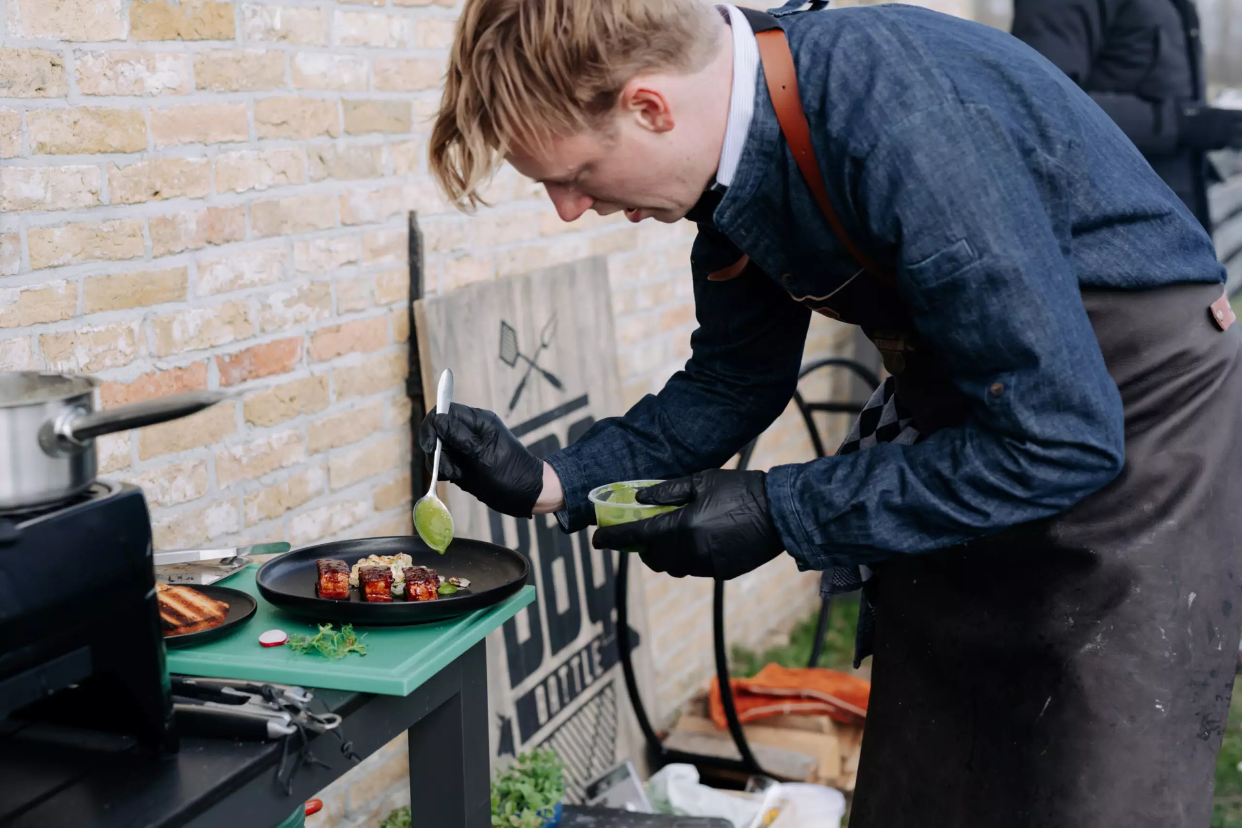 Bram van der Linde tijdens de BBQ Battle