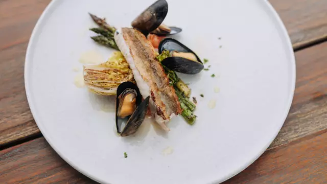 Poonfilet met groene asperges recept van Boy Schuiling