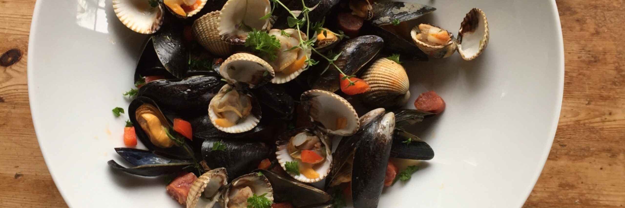 Mosselpannetje met kokkels en lamsworst VVV Texel Fotograaf Annette van Ruitenburg 3