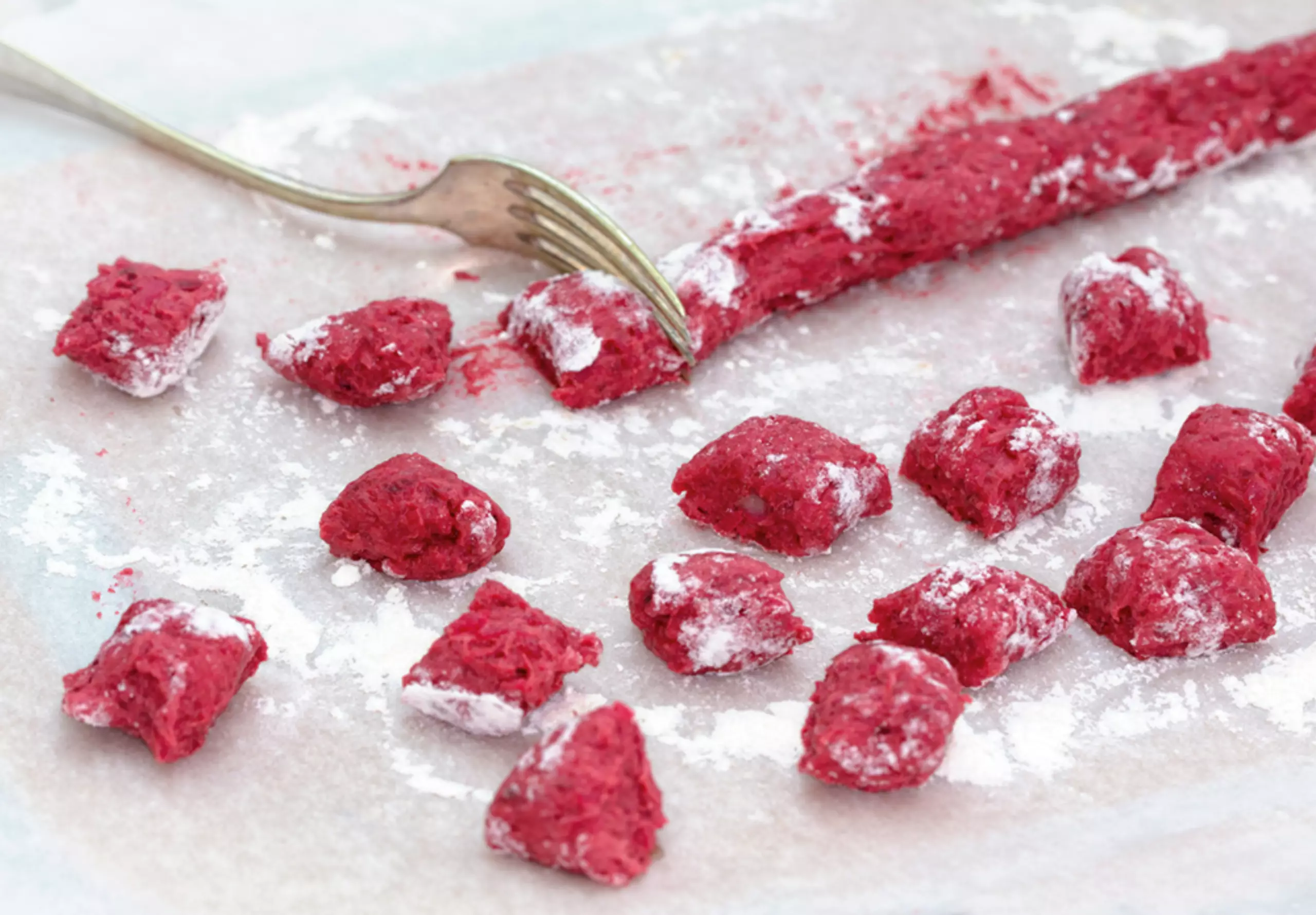 Gnocchi van rode biet maken