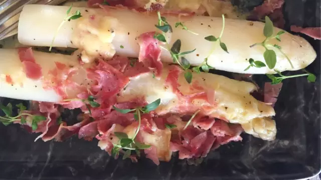 Texelse Asperges met Lamsham en Schapenkaas VVV Texel Fotograaf Annette van Ruitenburg 3