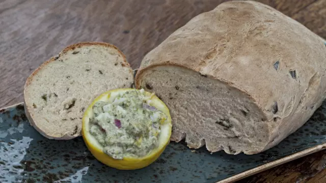 Zeewierbrood boter pesto VVV Texel Fotograaf Annette van Ruitenburg