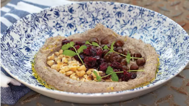 Waddenhummus van grauwe erwten
