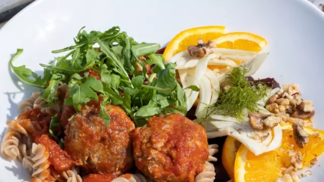 Lamsgehaktballetjes in tomatensaus