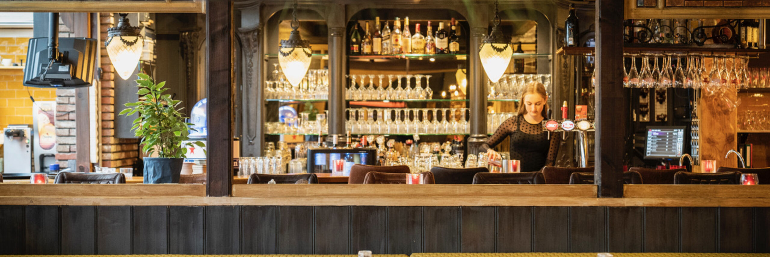 Bar interieur Quintys