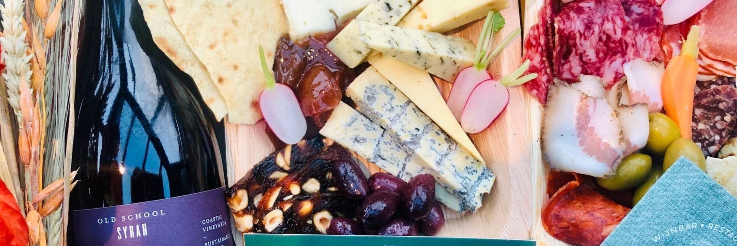 High wine box van Oudeland Texel VVV Texel