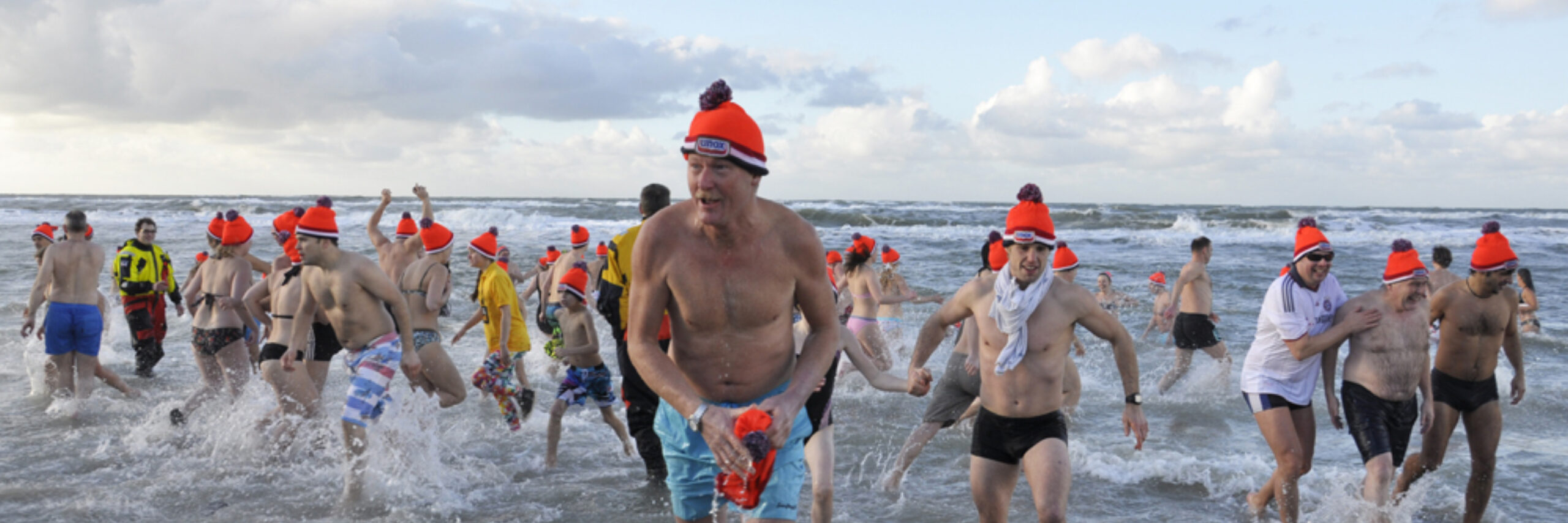 De nieuwjaarsduik op Texel VVV Texel fotograaf Liselotte Schoo