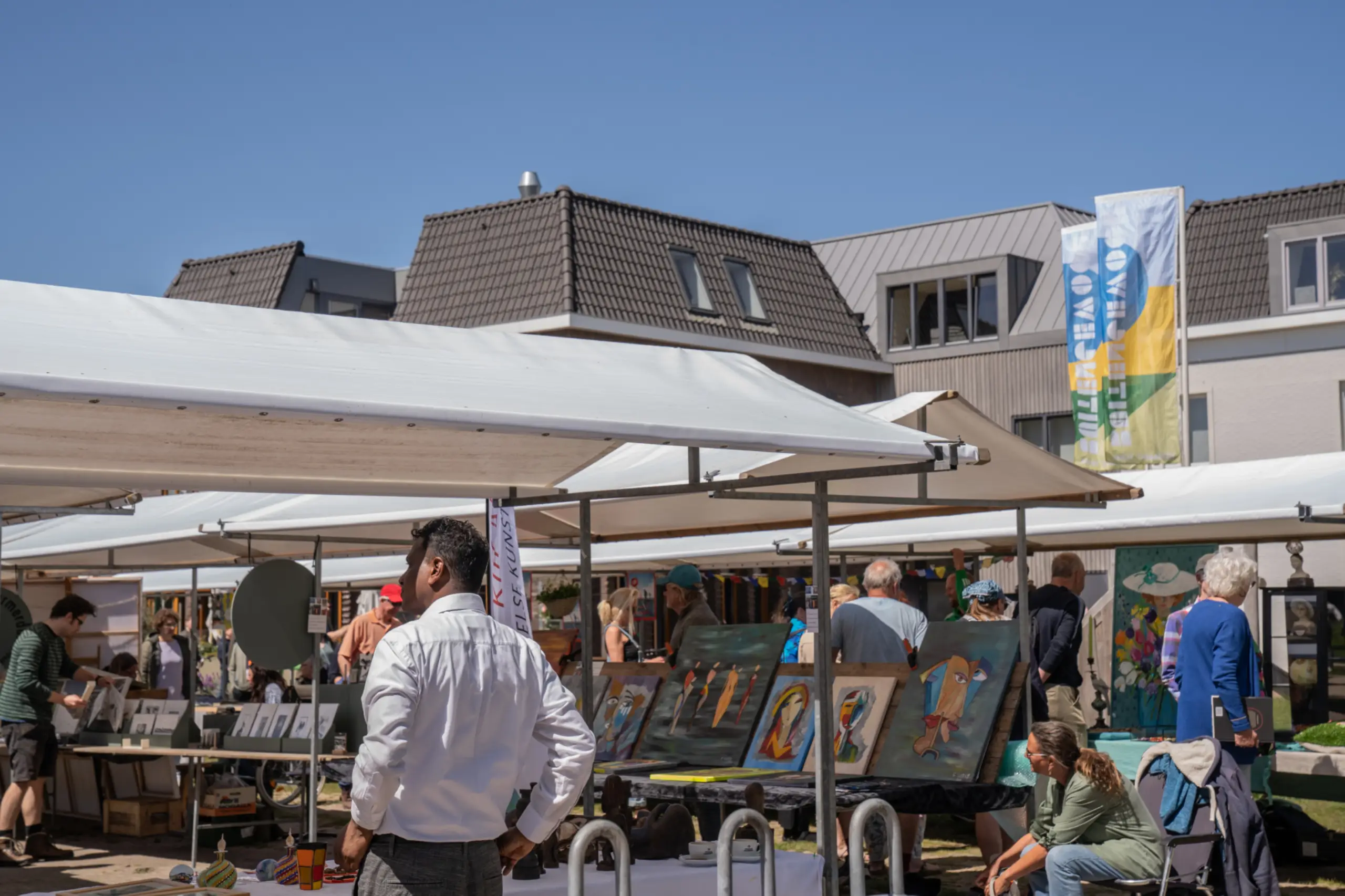 Kunstmarkt tijdens Uitmarkt BuitenGewoon Texel 2023