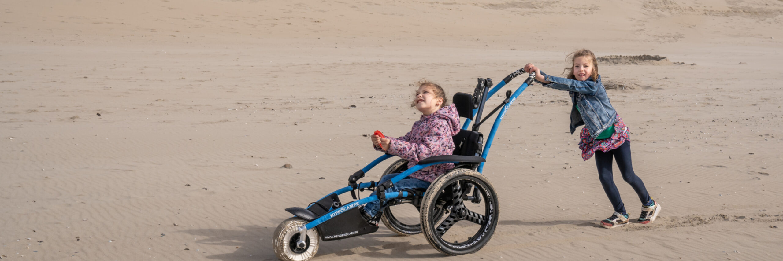 Kinderstrandrolstoel vliegeren Leonie Hoever VVV05806