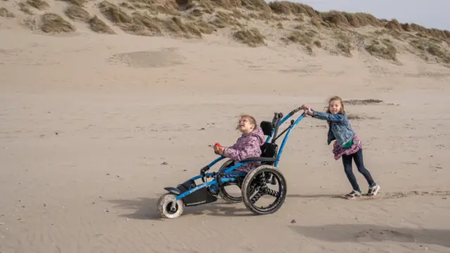 Kinderstrandrolstoel vliegeren Leonie Hoever VVV05806