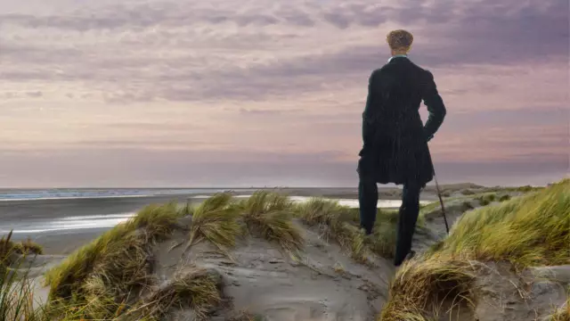 Die erste Wanderer Pieter Kikkert auf den Dünen
