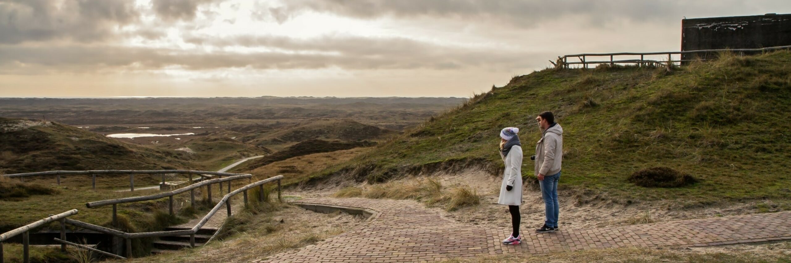 Wandelen bij de bunker Den Hoorn