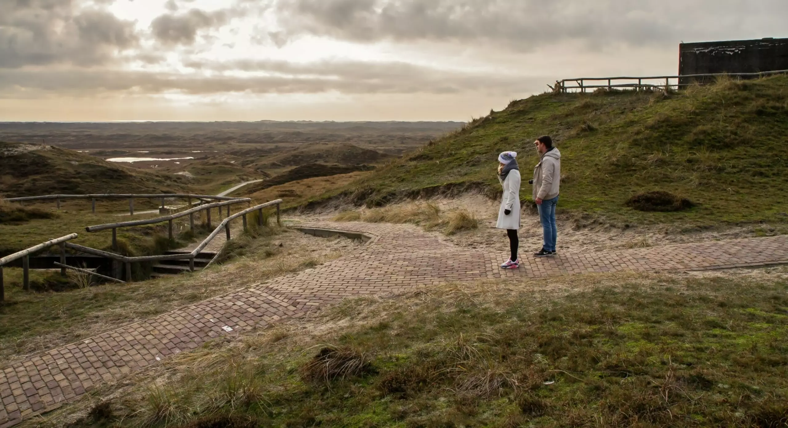 Wandelen bij de bunker Den Hoorn