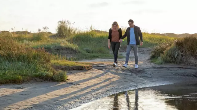 Romantisch wandelen door De Slufter VVV Texel fotograaf Justin Sinner
