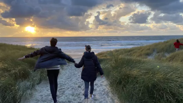 Uitwaaien op het strand VVV Texel Fotograaf Ulrike Fuths