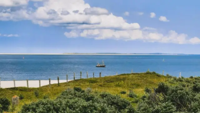Strand bij de Vuurtoren VVV Texel fotograaf Diana van Heerde