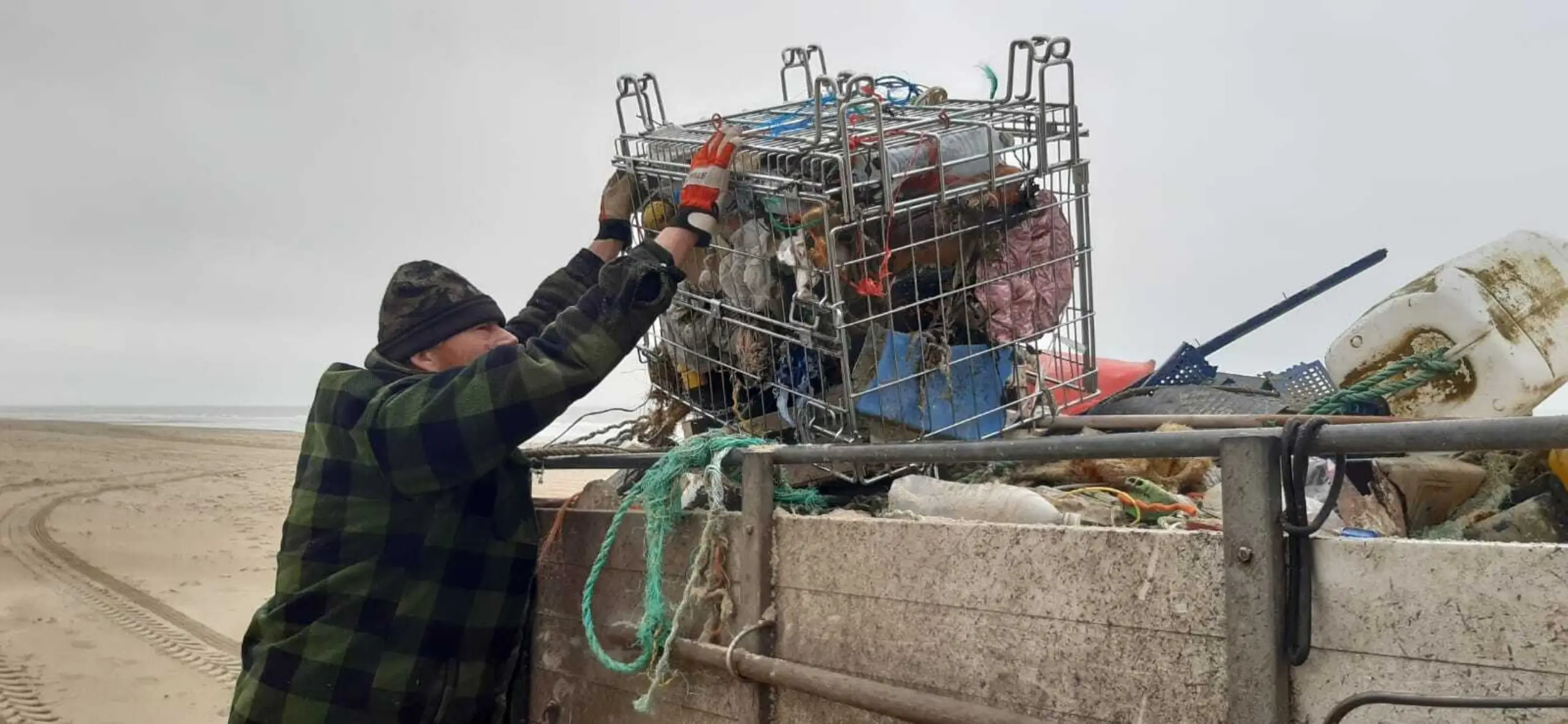 Texel Plastic Vrij jutkooi legen