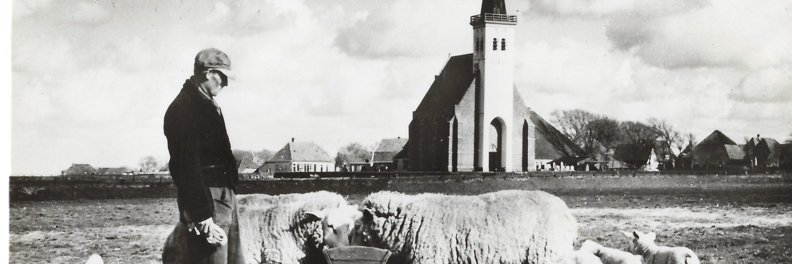 Historische foto van het Hoornder kerkje