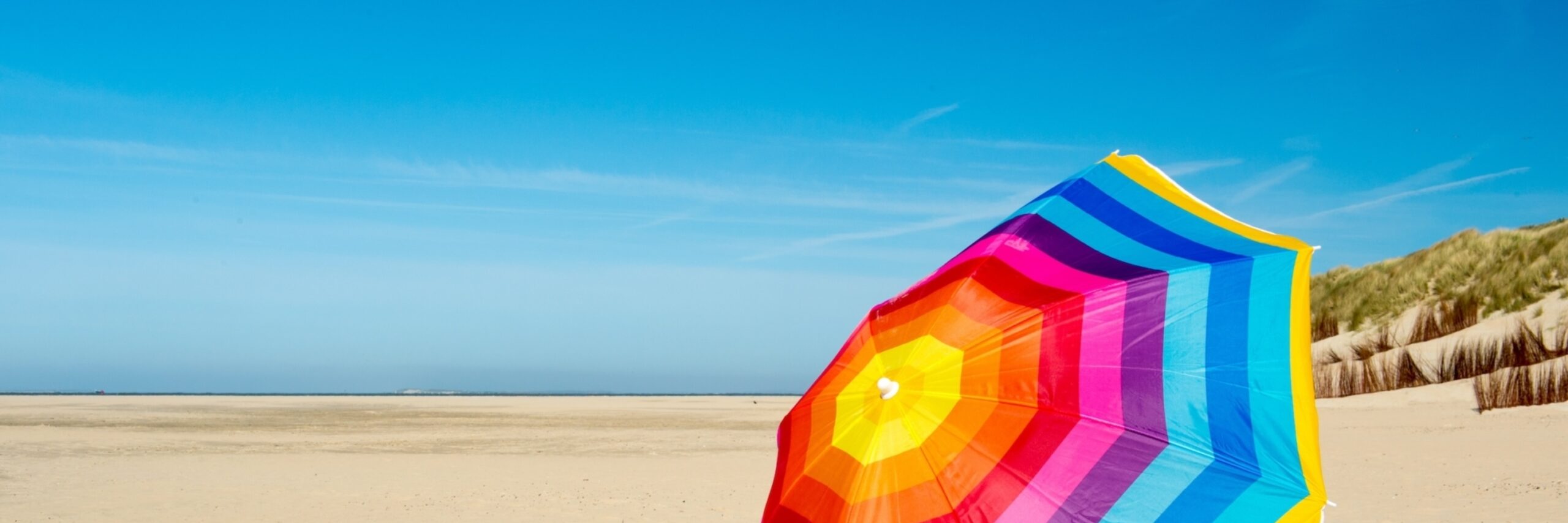 Parasol shutterstock 181914125