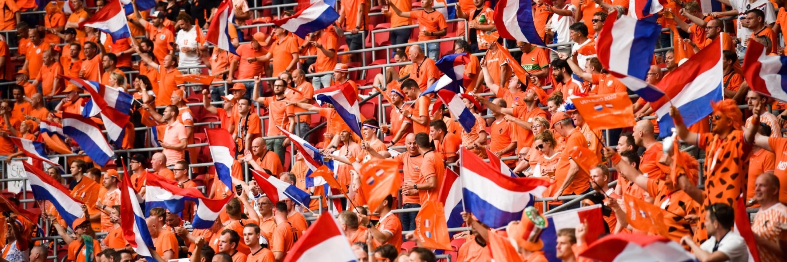 Voetbal shutterstock 2007401885
