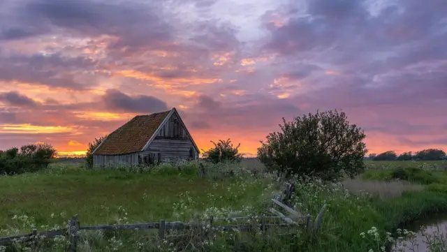 Sonnenuntergang mit Schuppen