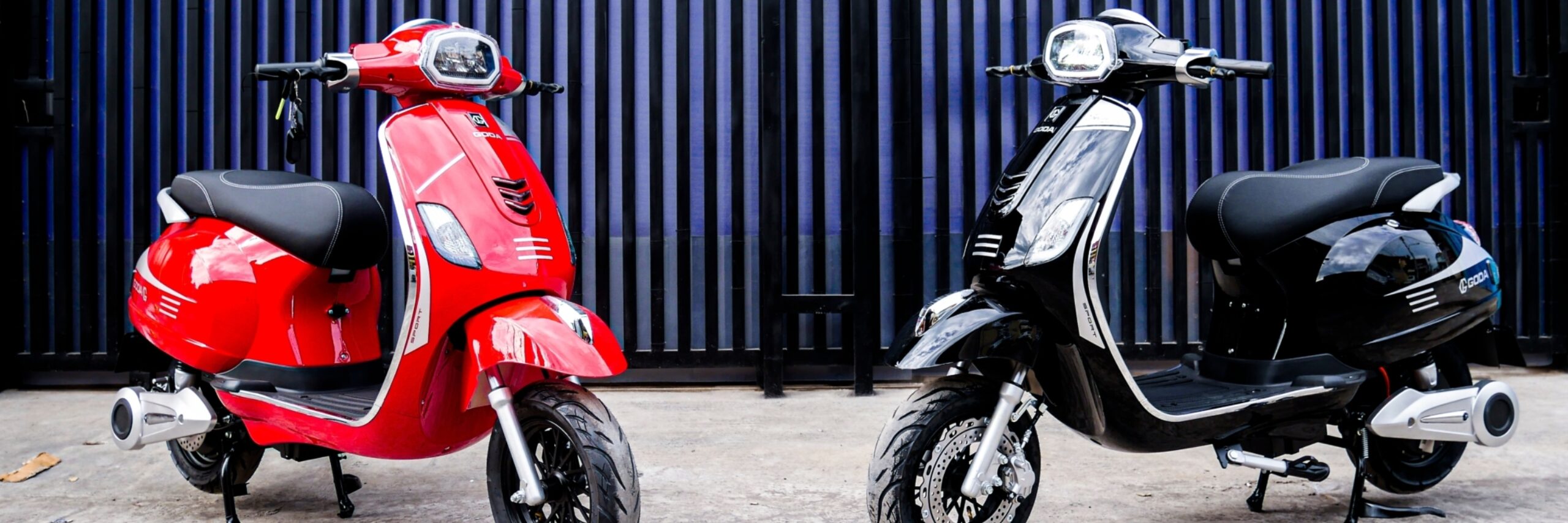 Elektrische Vespa shutterstock 2274903239