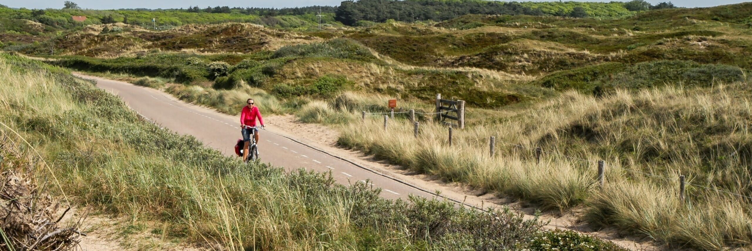 Fietsen in de duinen VVV Texel fotograaf Justin Sinner